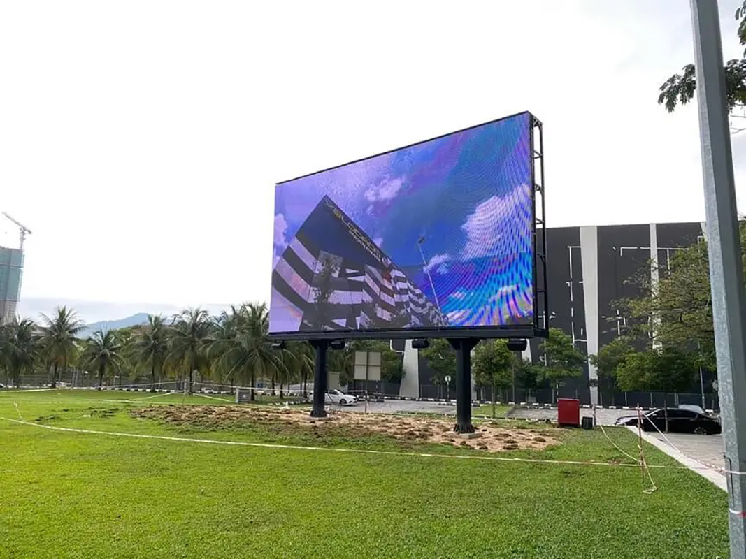 Commercial display solution